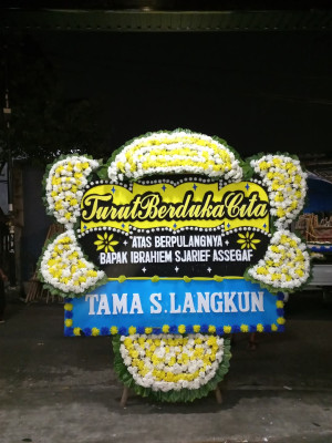 Papan Bunga Duka di Kaligondang